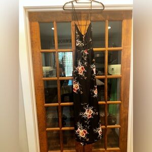 EUC Andthewhy Size Medium Floral Black Strappy Tie Back Maxi Boho Dress‎